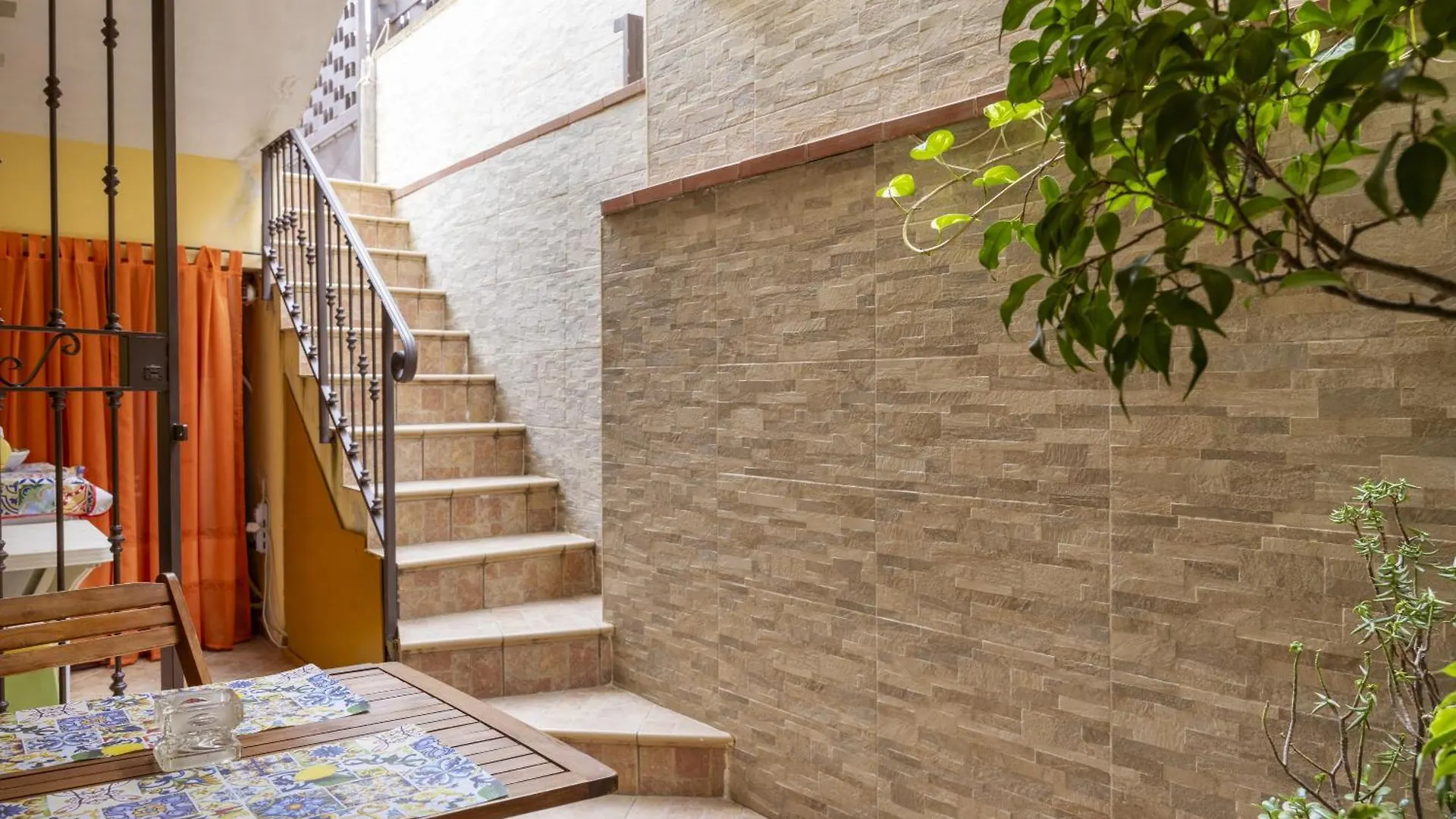 Apartment Alloggi Tifone Palermo